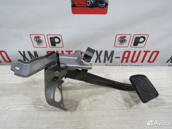 Педаль тормоза Kia Rio 3