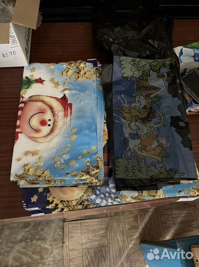 Пластиковые вилки, ложки, ножи, тарелки, контейнер