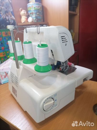 Оверлок Merrylock 005