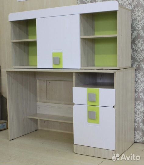 Письменный стол