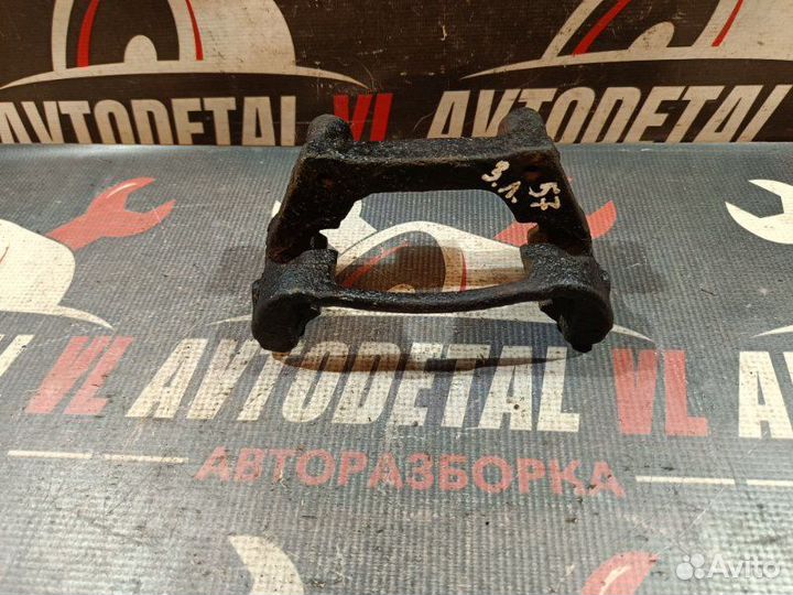 Скоба суппорта задняя левая Ford Mondeo 3 хэтчбек