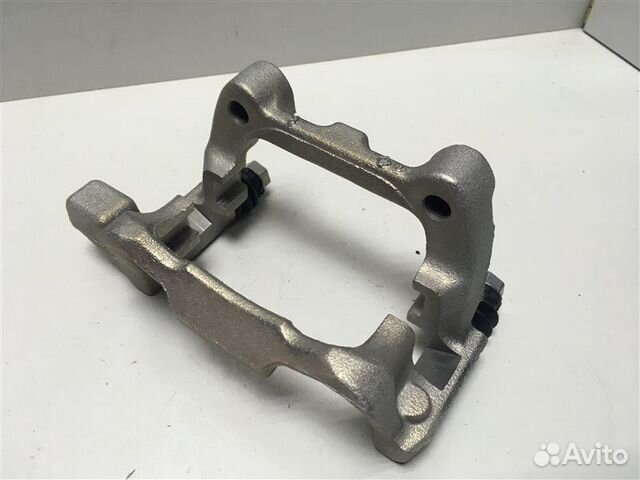 Скоба суппорта заднего Skoda Octavia (A5 1Z)