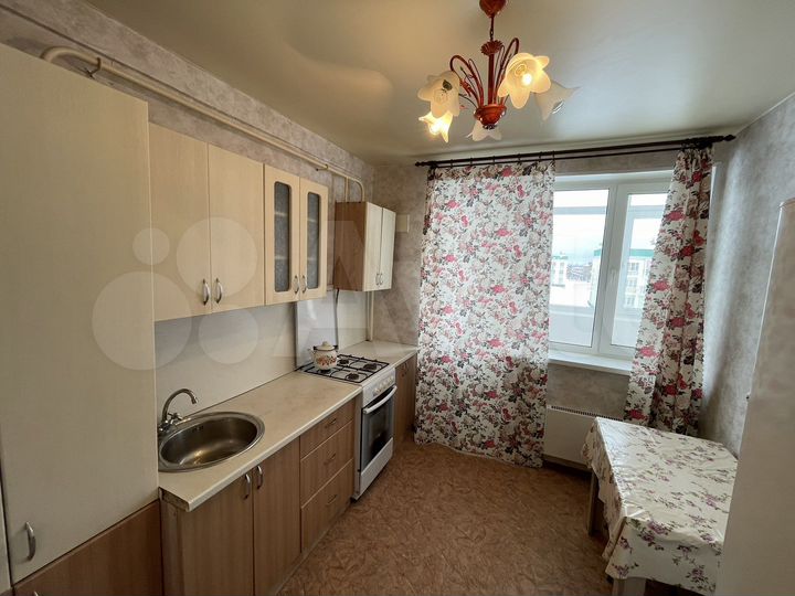 2-к. квартира, 60 м², 3/3 эт.