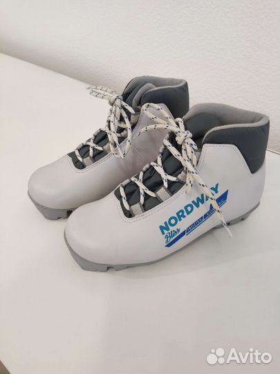 Лыжные ботинки детские 34 размер