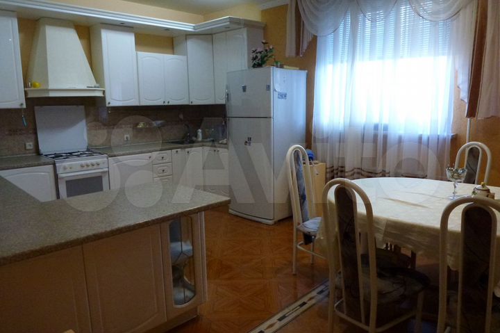 Коттедж 510 м² на участке 13,7 сот.