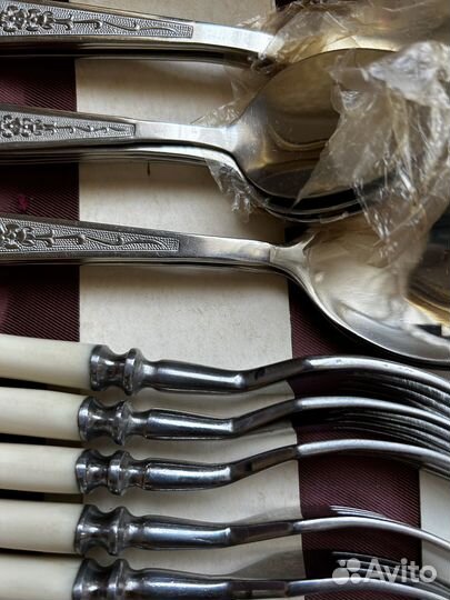 Столовый набор ложки и вилки