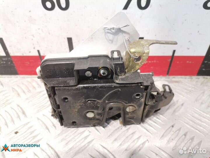 Замок двери передней левой Volkswagen Caddy 2 2001