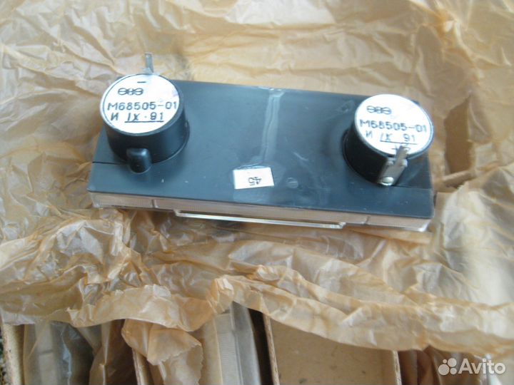 Индикатор стрелочный сдвоенный М68505-01