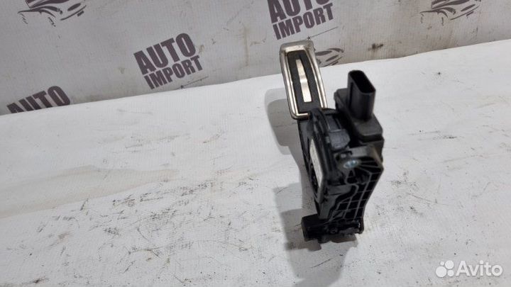 Педаль газа Audi Sq5 8R cvuc 2015