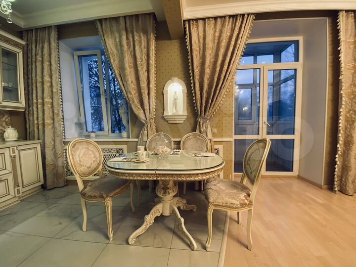 4-к. квартира, 95 м², 2/4 эт.