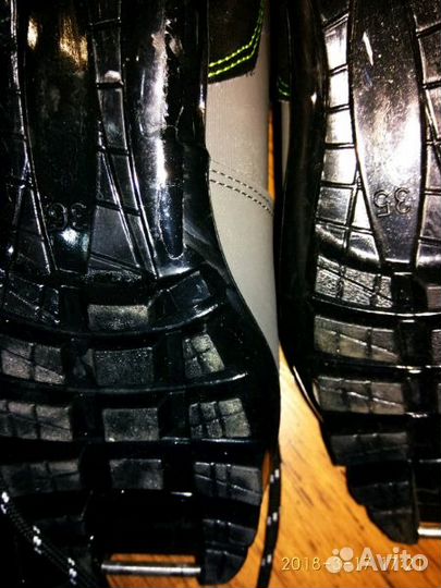 Лыжные ботинки