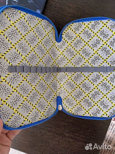 Пенал школьный