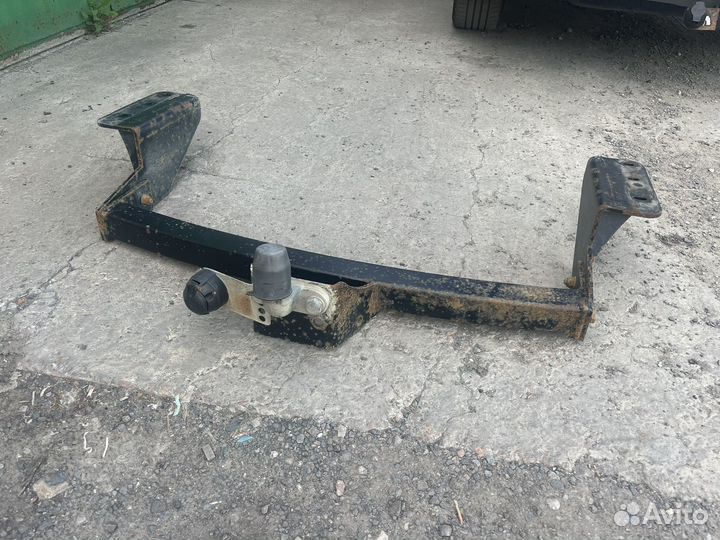 Фаркоп на toyota rav4 бу