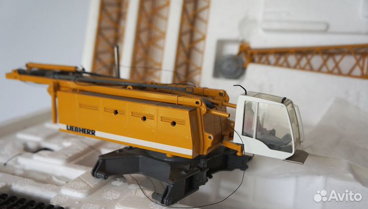 1/50 Кран гусеничный Liebherr LR 1280 1:50