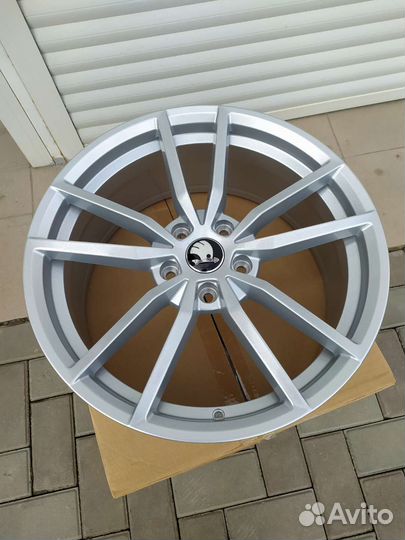 R18/5/112 Skoda Octavia A7, VW Passat Golf, Jetta