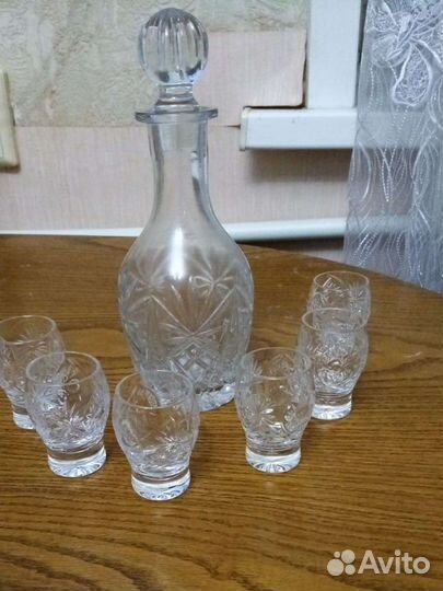 Графин с рюмками