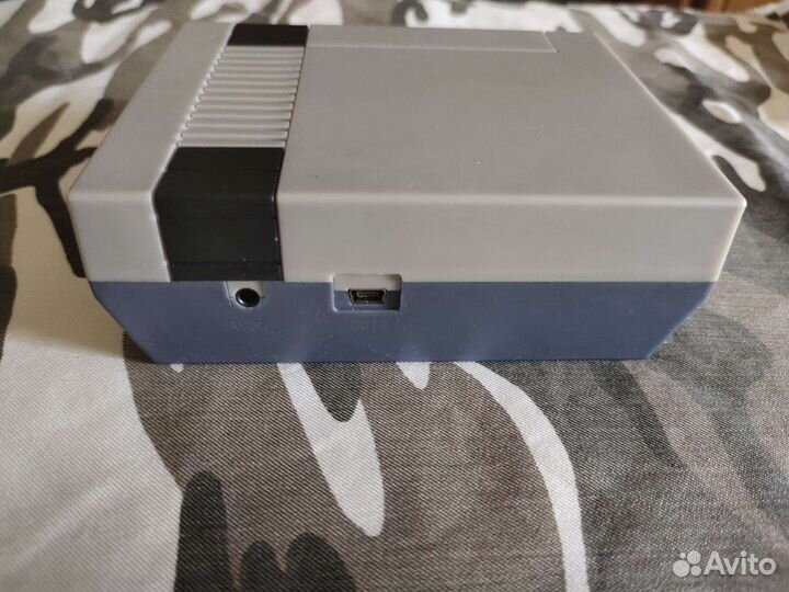 Игровая приставка 8 бит