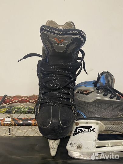 Коньки хоккейные CCM Vector 10