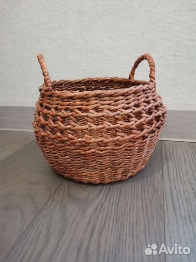 Плетеные корзинки из бумажной лозы