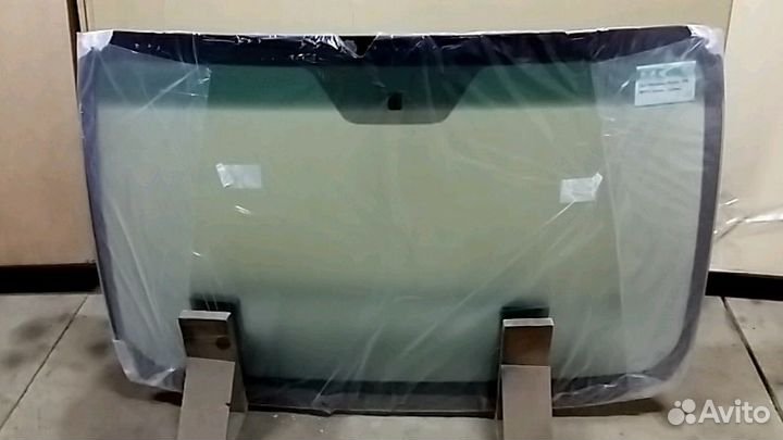 Стекло лобовое Nissan Note 2006-2013