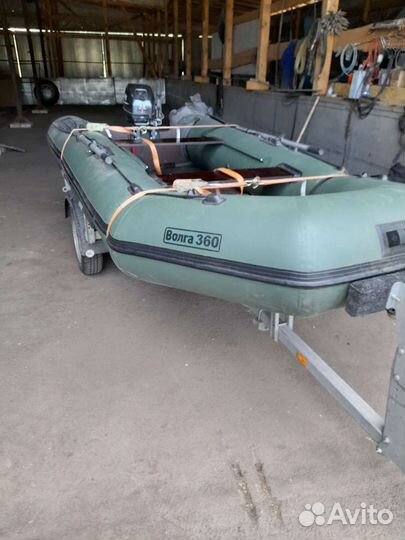 Лодка моторая
