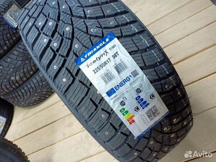 Triangle IcelynX TI501 225/50 R17 98T