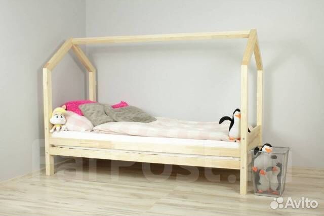 Кроватка домик из массива сосны