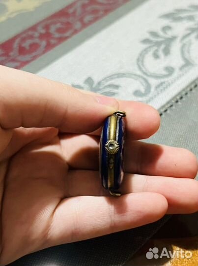 Старинные часы с эмалью