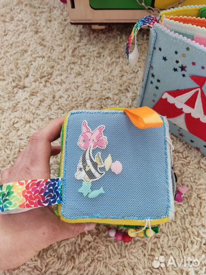 Мягкий бизиборд, кубик и книжка