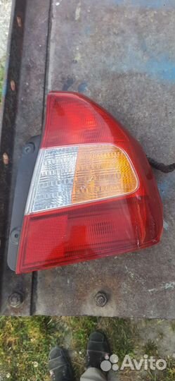 Задний правый фонарь на хундай акцент