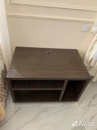 Компьютерный стол на колёсах