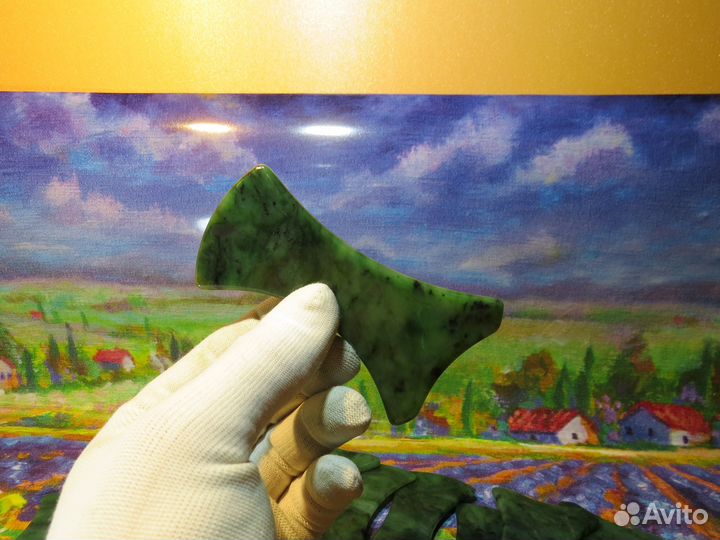 Гуаша для массажа. Сделан из нефрита