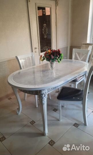 Стол кухоный