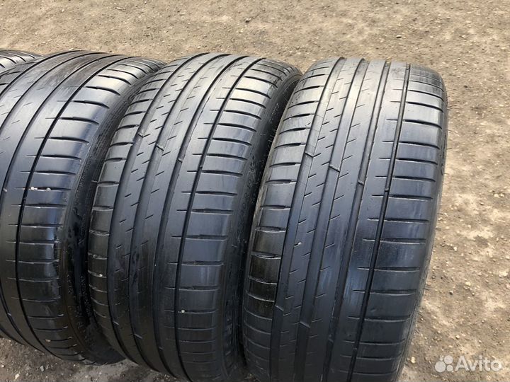 Michelin Pilot Sport 4 245/40 R19 и 275/35 R19