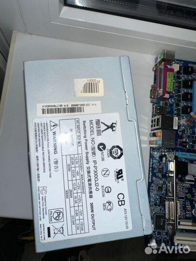 Материнская плата с процессором и памятью