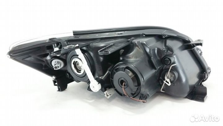 Фара левая Toyota Rav4