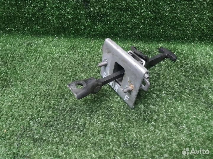 Ограничитель двери Peugeot 308 (2007-2013)