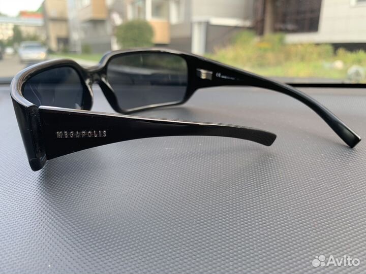 Очки солнцезащитные