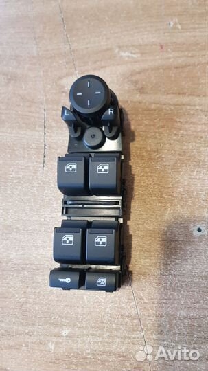 Блок стеклоподъемников Лада приора, калина