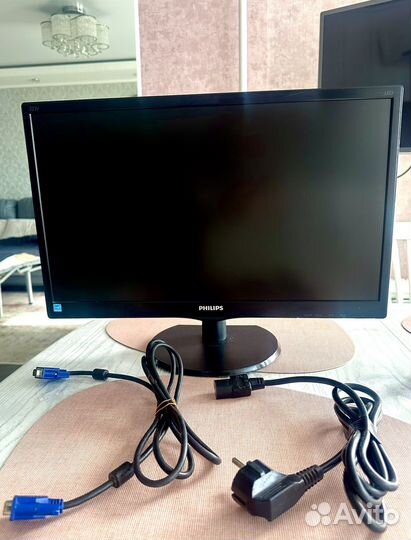 Монитор Philips 223v5l