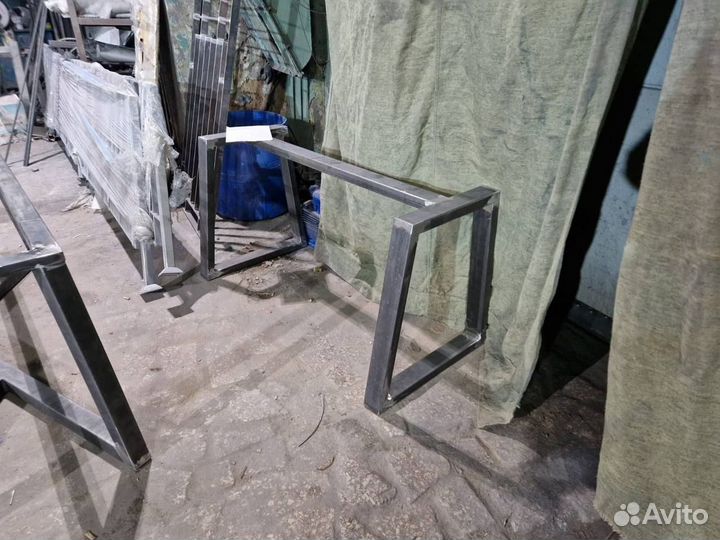 Опоры для барной стойки и столов