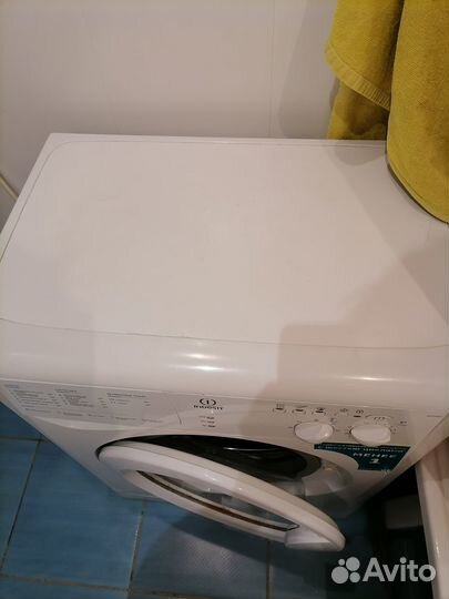 Стиральная машина б/у indesit wisn 82