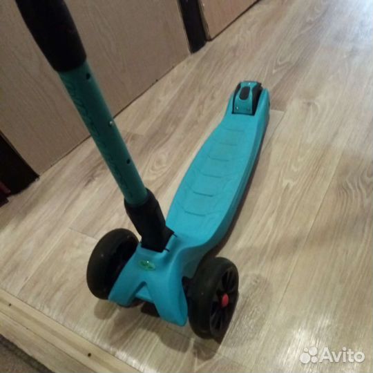 Самокат детский со светящимися колесами