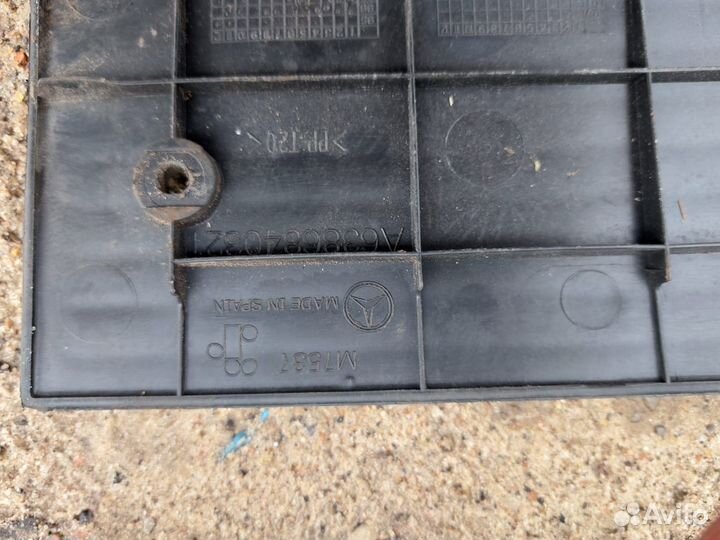 Накладка багажника Mercedes W638 Vito