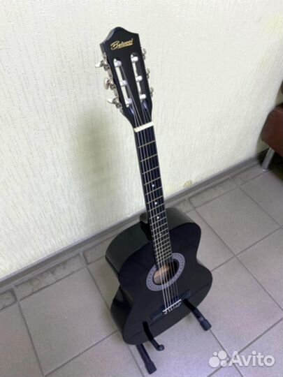 Гитара черная