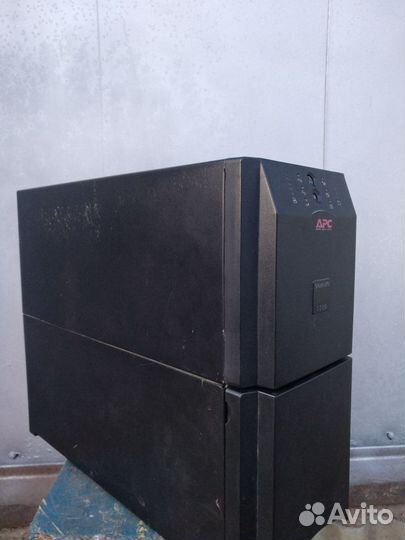 Ибп APC Smart-UPS 2200VA