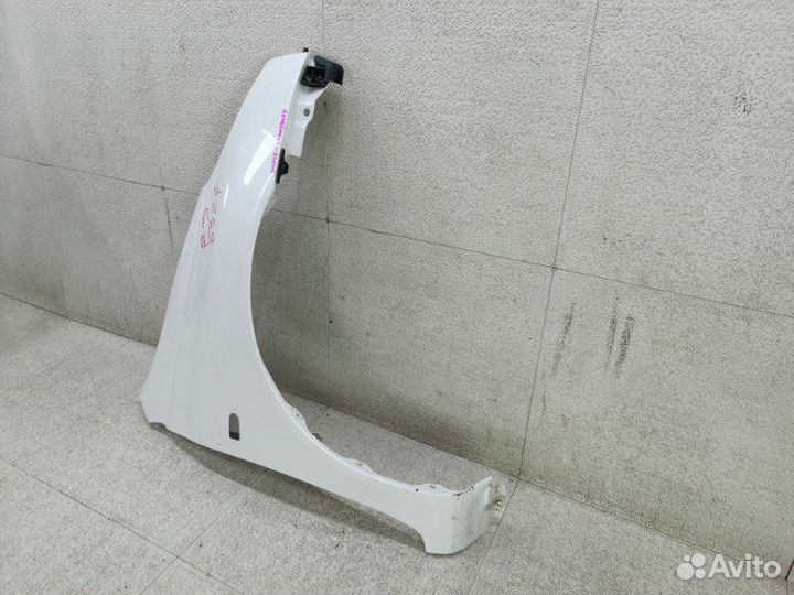 Крыло Тойота Функарго Тоyоta Funсargо правое