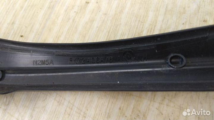 Водосток крышки багажника правый Land Rover / Discovery Sport / L550