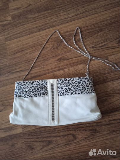 Сумка летняя кожаная новая на цепочке