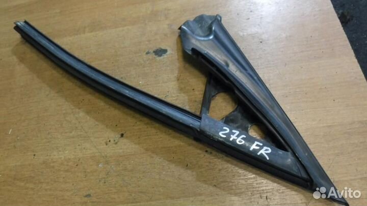 Уплотнитель стекла наружний BMW 1 E87 E81